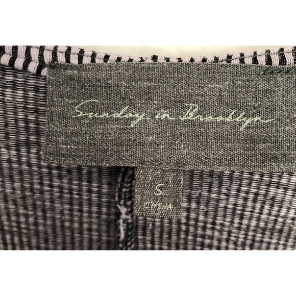 SUNDAY IN BROOKLYN- WOMEN'S CARDIGAN SIZE SMALL - Picture 3 of 6